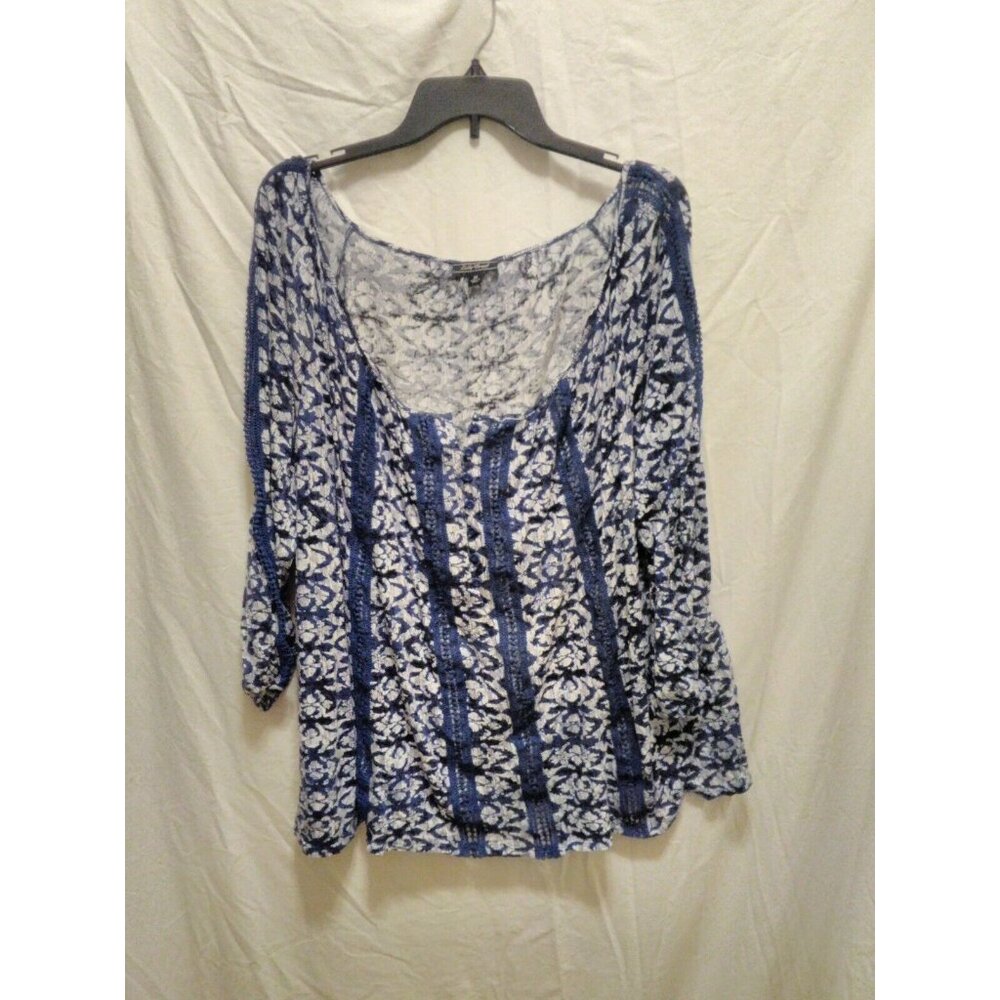 Lucky Brand Blue White Cut Out 3/4 Sleeve Half Button Blouse Top‎ Medium